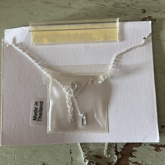 Music Lover Treble Clef Necklace NWOT - Picture 3 of 3